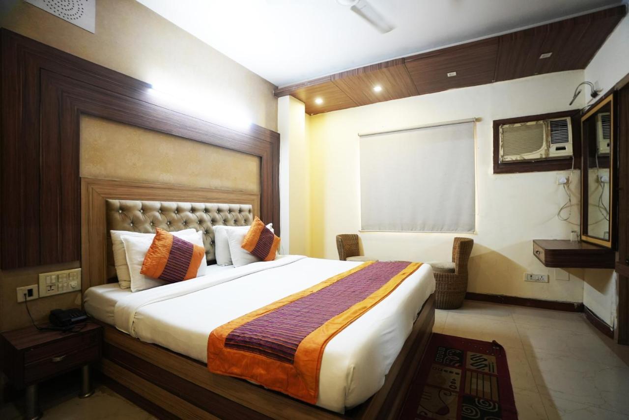 Hotel Classic Ню Делхи Екстериор снимка